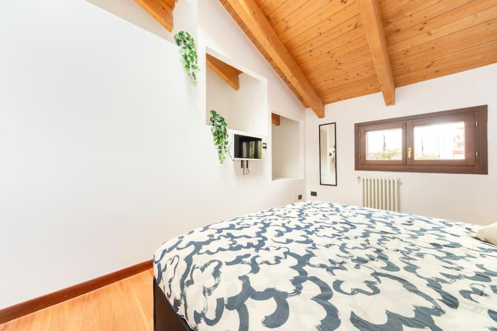 Appartamento Unico A Bologna Con 3 Camere E Parcheggio Gratuito Extérieur photo