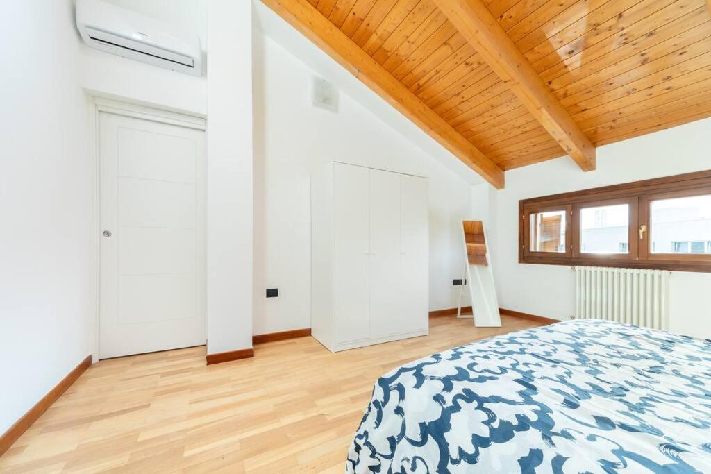 Appartamento Unico A Bologna Con 3 Camere E Parcheggio Gratuito Extérieur photo
